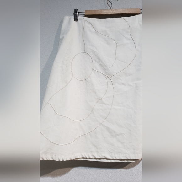 Lane Bryant Ivory floral design cotton skirt 18 - Picture 2 of 6